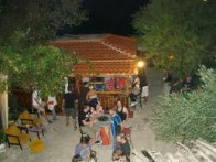 KARMELA BEACH BAR, VIGANJ