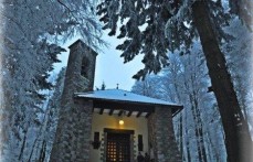 ČINOVNIČKA LIVADA I CRKVA MAJKE BOŽIJE SLJEMENSKE