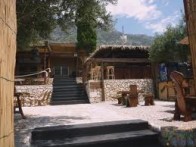 PINETA BEACH BAR, BRIST