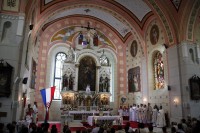 CRKVA UZNESENJA BLAŽENE DJEVICE MARIJE U NEBO I ZAVJETNA KAPELICA, MOLVE