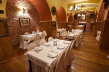 MAREDO GRILL - RESTORAN I NOĆNI BAR